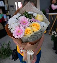 Букет цветов из:  Герберы, Розы и Хризантемы в Борзе