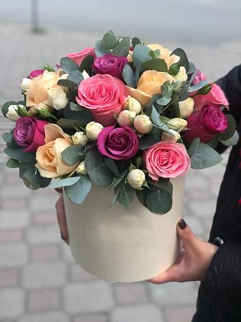 Цветочная композиция из Розы в шляпной коробке в Борзе