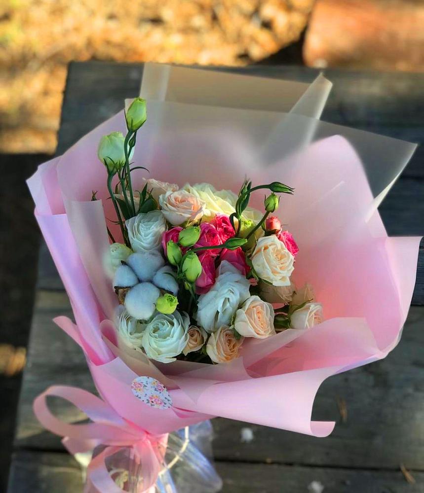 Букет цветов из: Розы и Лизиантусы в Борзе