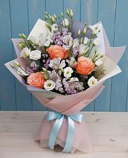 Букет цветов из:  Лизиантусы, Розы, Альстромерии и Гипсофила в Борзе