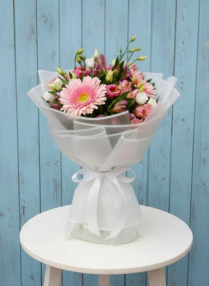 Букет цветов из: Герберы, Альстромерии и Лизиантусы в Борзе